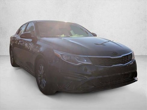 Used 2020 Kia Optima LX image 3