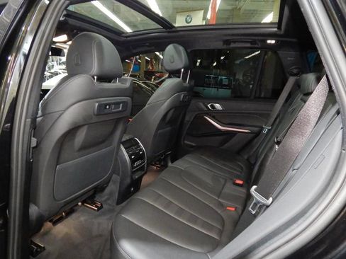 Used 2022 BMW X5 xDrive40i w/ M Sport Package image 30