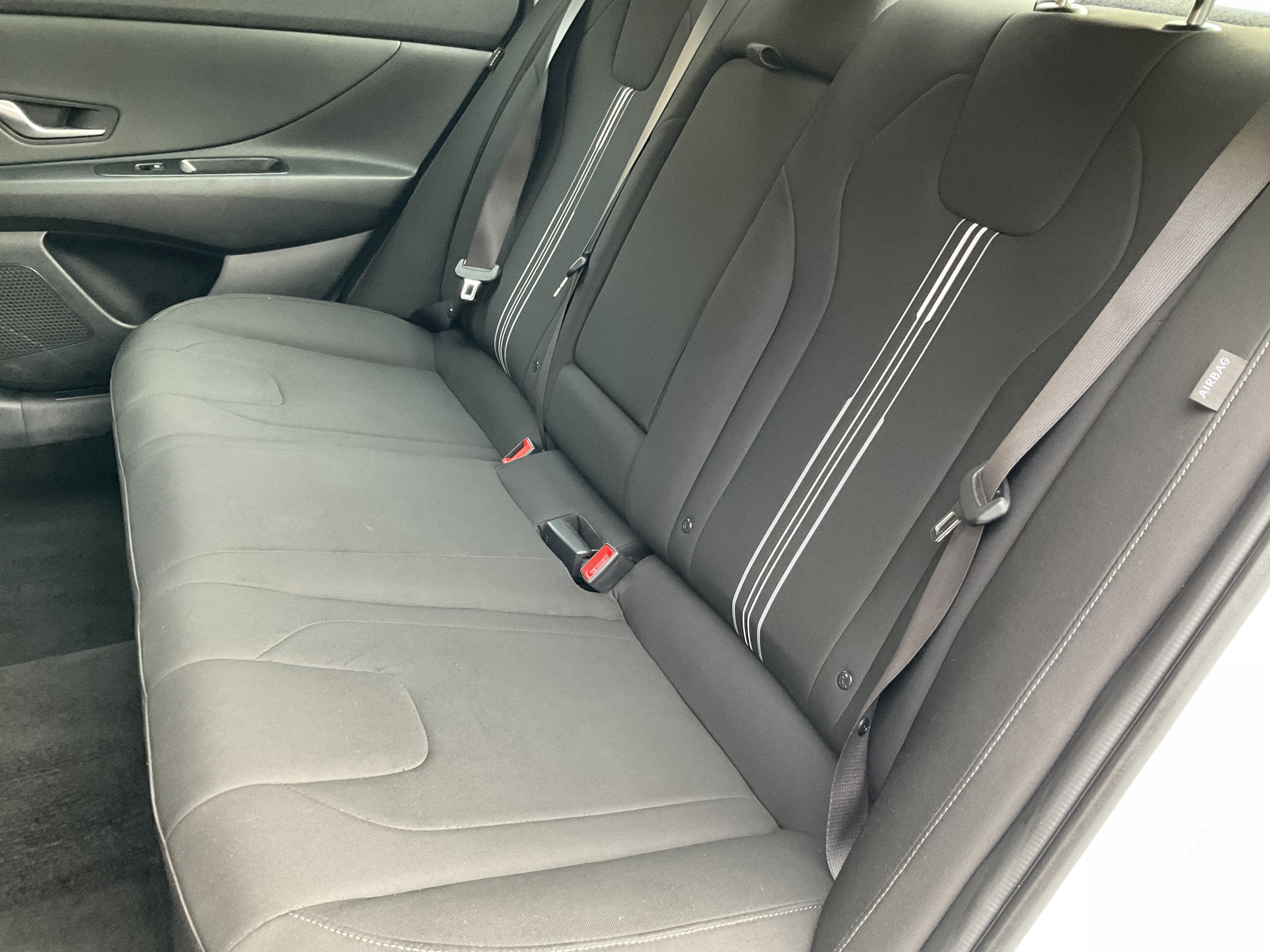 Used 2025 Hyundai Elantra SEL FWD image 37
