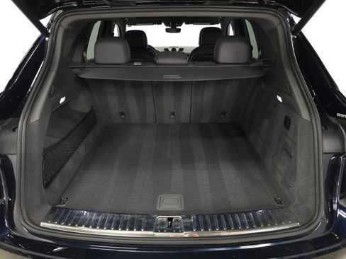 Used 2023 Porsche Cayenne Platinum Edition AWD/4WD image 5