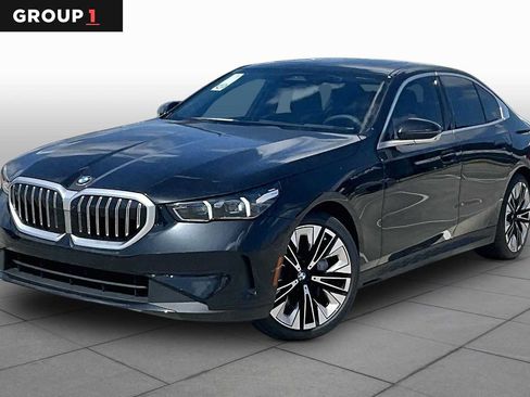 Used 2026 BMW 540i xDrive w/ Premium Package AWD/4WD image 1