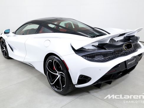 Used 2024 McLaren 750S image 7