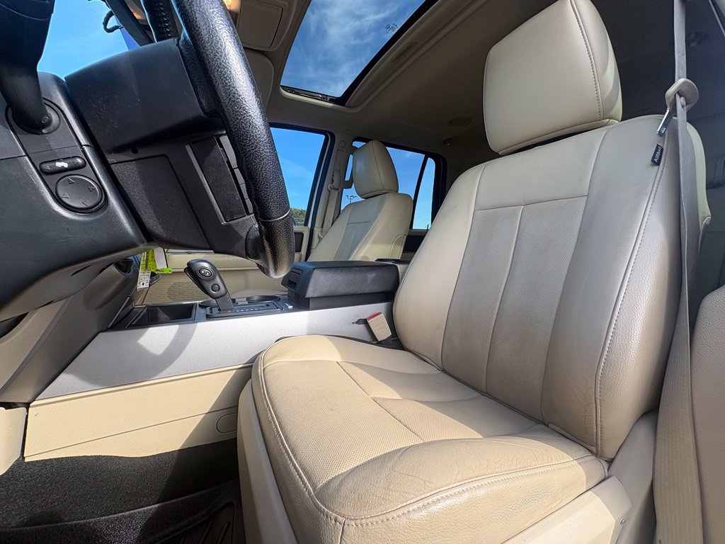 Used 2016 Ford Expedition EL XLT w/ Equipment Group 202A RWD image 12