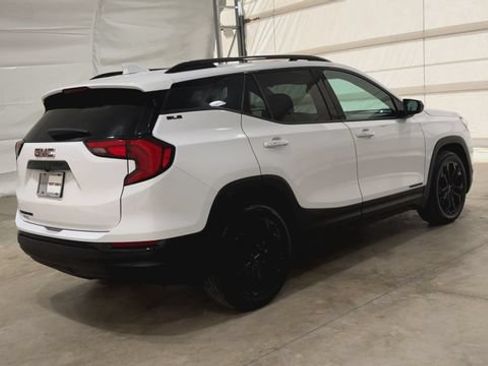 Used 2021 GMC Terrain SLE w/ Elevation Edition FWD image 4