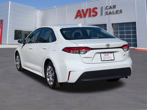 Used 2025 Toyota Corolla LE image 9