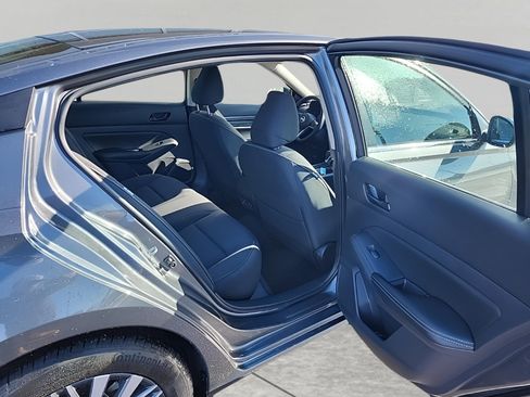 Used 2025 Nissan Altima 2.5 SV image 6