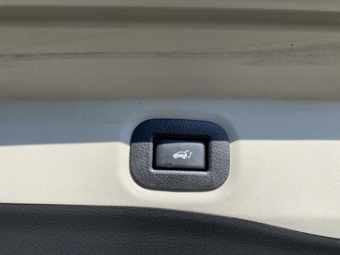 Used 2020 Nissan Rogue SV w/ Premium Package AWD/4WD image 7