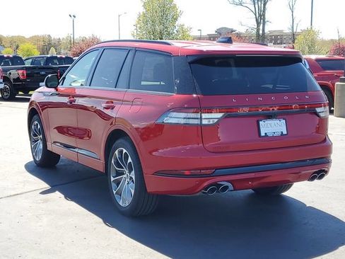 New 2025 Lincoln Aviator AWD w/ Jet Appearance Package image 5