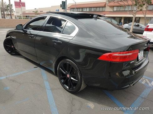 Used 2017 Jaguar XF Premium image 14