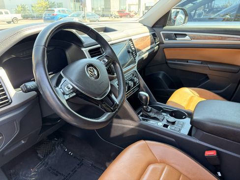 Used 2018 Volkswagen Atlas SEL Premium AWD/4WD image 16