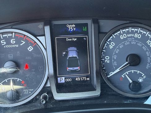 Used 2023 Toyota Tacoma TRD Off-Road w/ Technology Package image 24