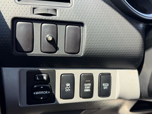 Used 2015 Toyota Tacoma 4x4 Double Cab image 34