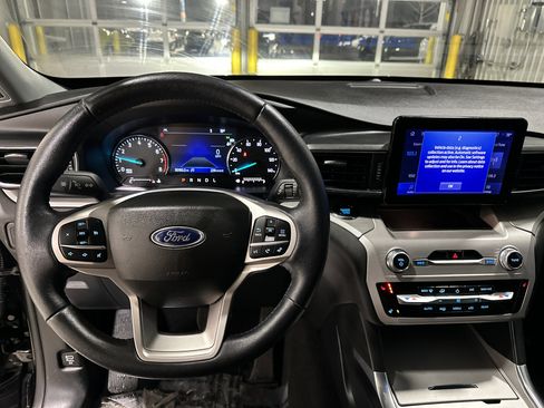 Certified 2023 Ford Explorer XLT w/ Equipment Group 202A image 18