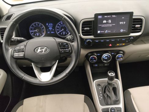 Used 2022 Hyundai Venue SEL FWD image 22