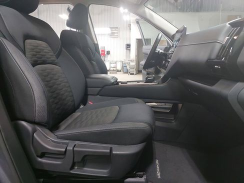 Certified 2025 Nissan Pathfinder SV AWD/4WD image 10