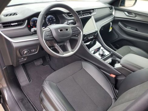 New 2025 Jeep Grand Cherokee L Altitude RWD image 16