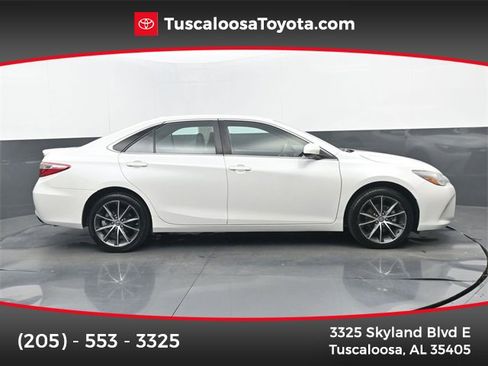 Used 2017 Toyota Camry XSE image 1