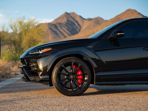 Used 2021 Lamborghini Urus AWD/4WD image 7