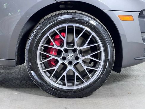 Certified 2018 Porsche Macan Turbo AWD/4WD image 13