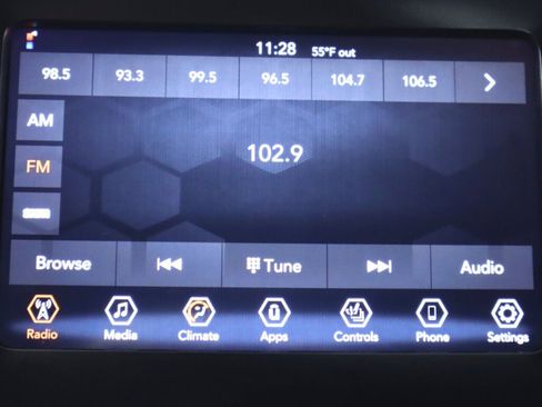 Used 2019 Jeep Cherokee Latitude w/ Cold Weather Group AWD/4WD image 16
