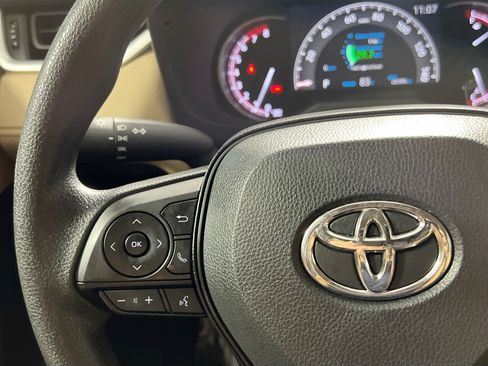 Used 2023 Toyota RAV4 LE FWD image 19