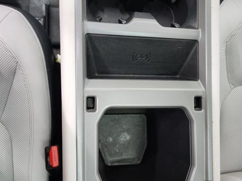 Used 2025 Land Rover Defender 110 X AWD/4WD image 21