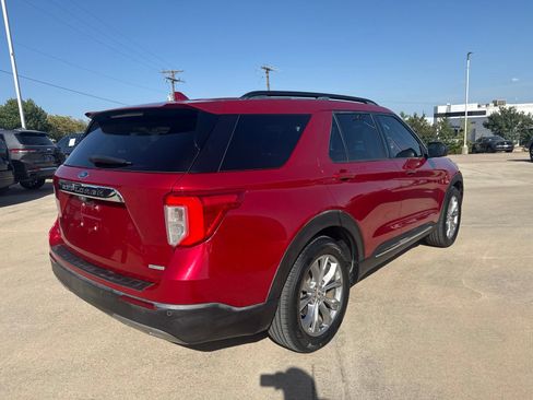 Used 2020 Ford Explorer XLT w/ Equipment Group 202A RWD image 6