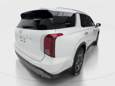 Used 2024 Hyundai Palisade Limited FWD image 7