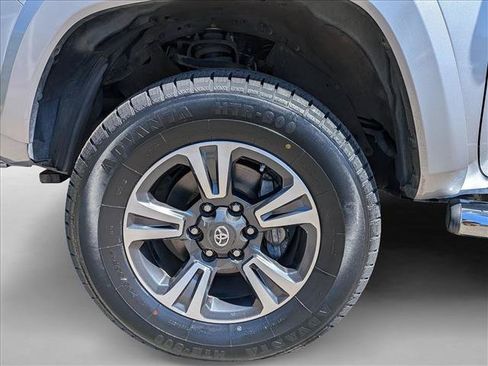 Used 2018 Toyota Tacoma TRD Sport RWD image 22