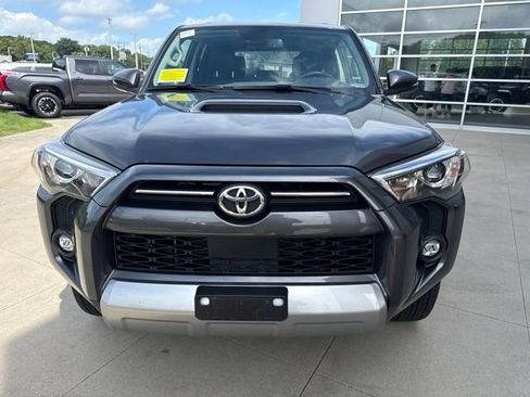 Used 2023 Toyota 4Runner TRD Off-Road Premium w/ Moonroof Package AWD/4WD image 2