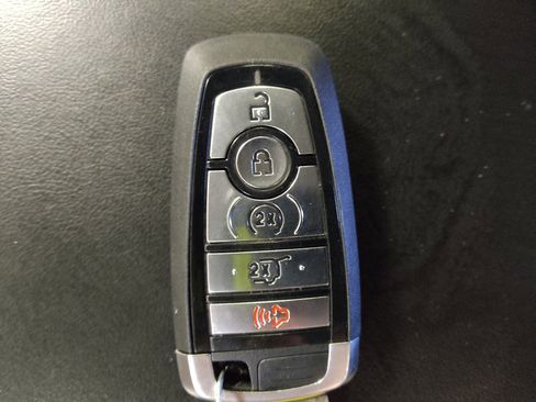 Used 2021 Ford Explorer XLT w/ Equipment Group 202A RWD image 32
