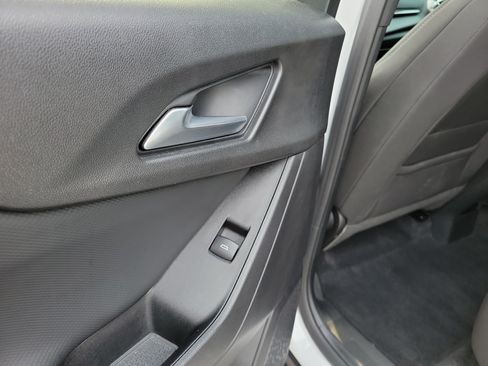 Used 2025 Chevrolet Equinox LT FWD image 13