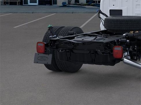 New 2026 Ford F350 XL w/ XL Chrome Package image 21