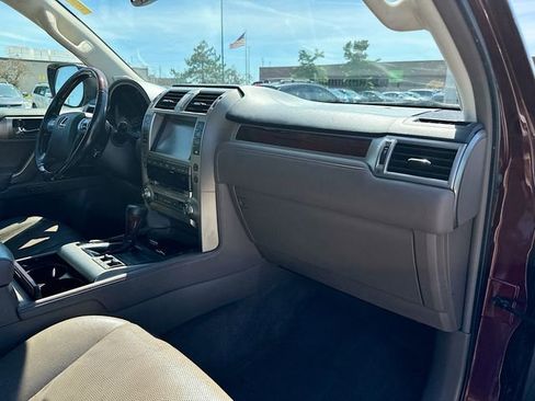 Used 2017 Lexus GX 460 image 31