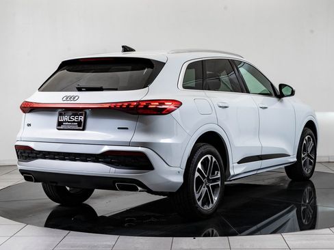 Used 2025 Audi Q5 2.0T Premium w/ 19" Wheel Package image 10