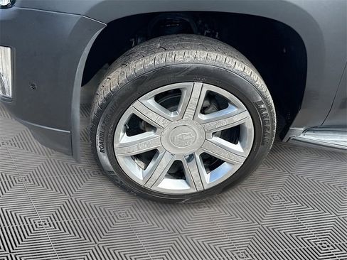 Used 2018 Cadillac Escalade Luxury image 35
