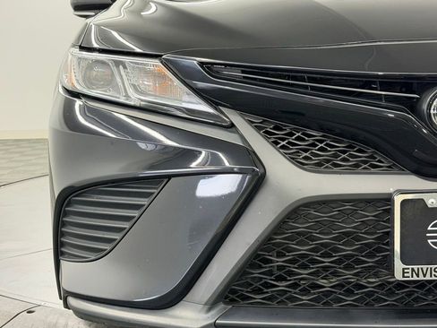 Used 2020 Toyota Camry SE w/ Audio Package FWD image 9