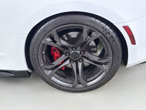 Used 2018 Chevrolet Camaro SS RWD image 28