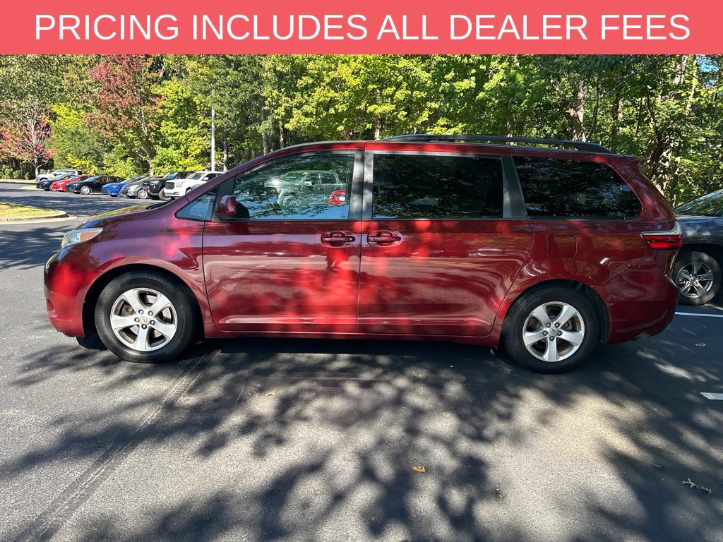 Used 2015 Toyota Sienna LE FWD image 5