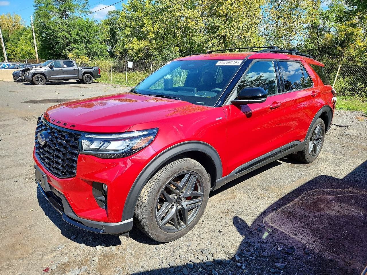Used 2025 Ford Explorer ST-Line w/ Premium Package AWD/4WD image 2