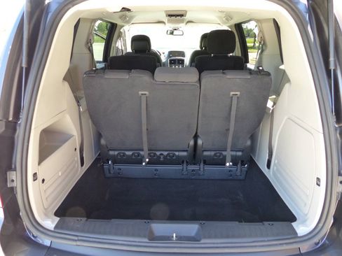 Used 2019 Dodge Grand Caravan SE w/ UConnect Hands-Free Group FWD image 33