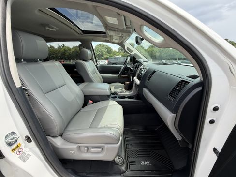 Used 2012 Toyota Tundra Limited w/ Memory Pkg AWD/4WD image 17