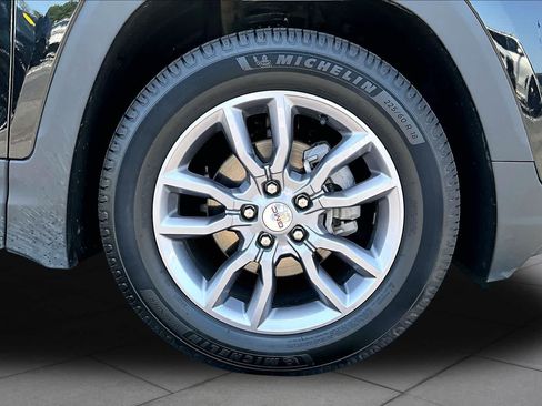 Used 2023 GMC Terrain SLT FWD image 13