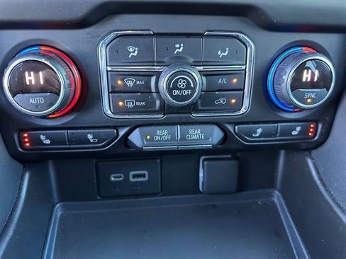 Used 2021 Chevrolet Tahoe Z71 w/ Z71 Off-Road Package image 26