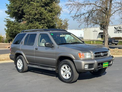 Used 2004 Nissan Pathfinder SE image 6