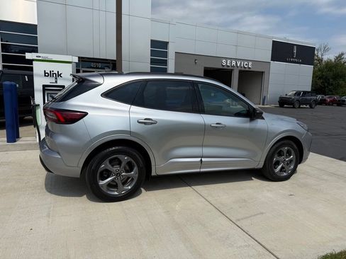 Used 2023 Ford Escape ST-Line w/ Tech Pack #1 AWD/4WD image 10