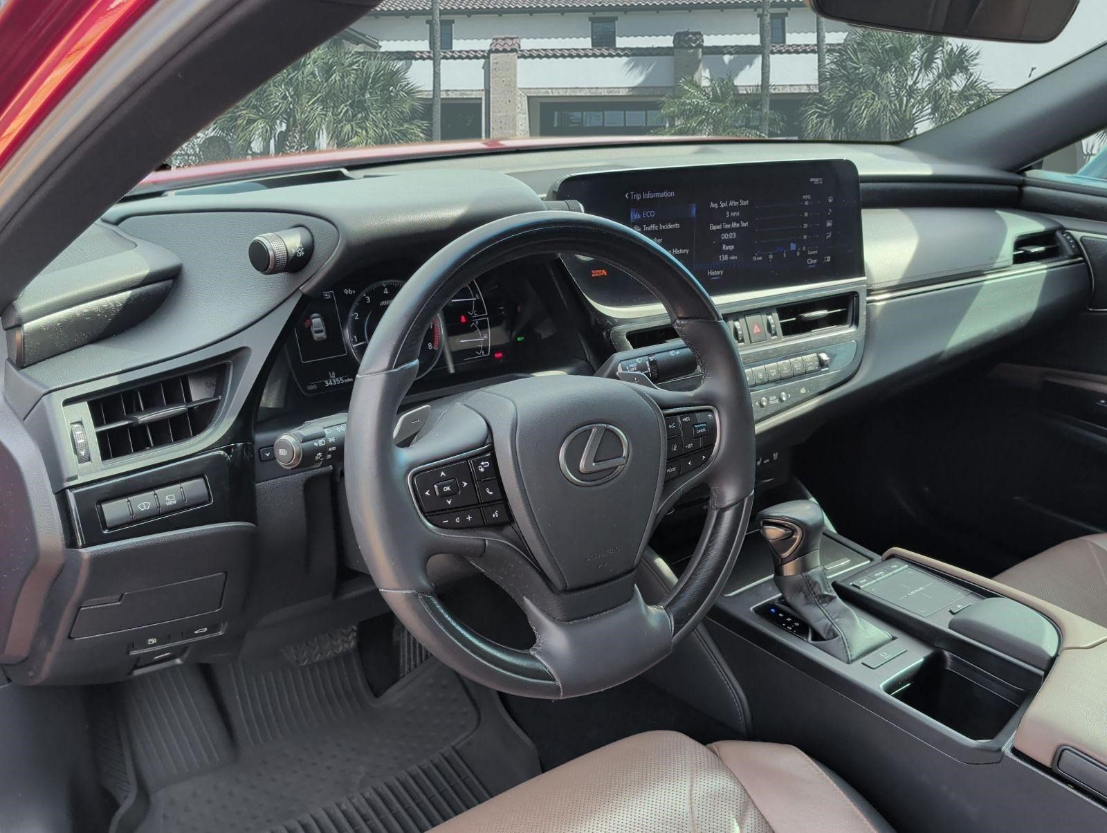 Used 2022 Lexus ES 350 Ultra Luxury w/ Accessory Package 2 FWD image 12