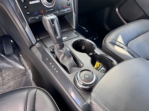 Used 2018 Ford Explorer Platinum image 38