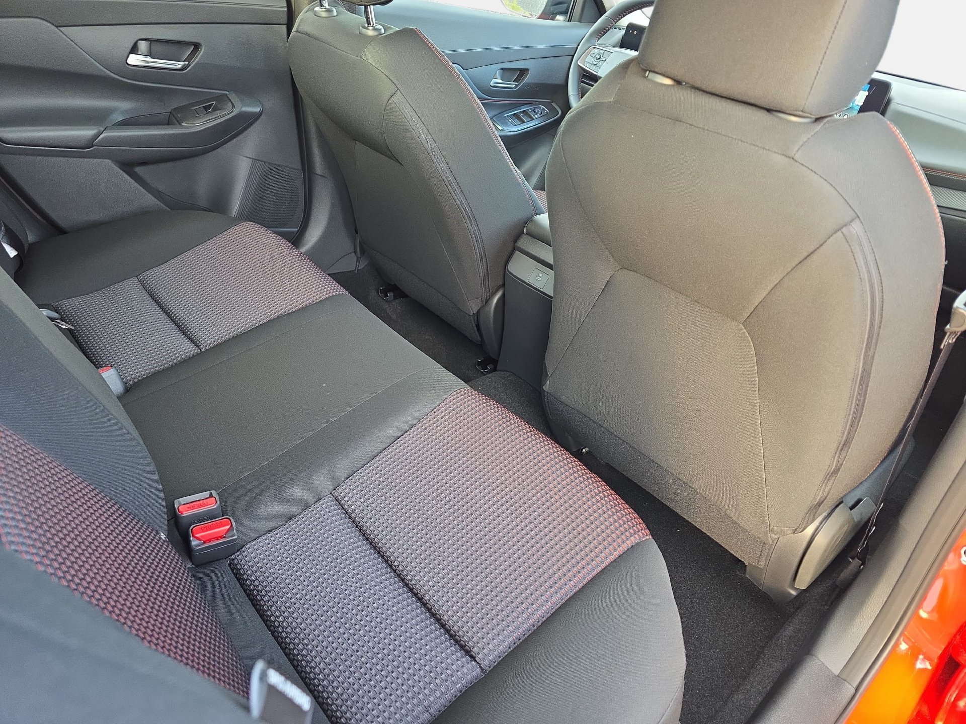 New 2027 Nissan Sentra SR w/ Floor Mat Package FWD image 11
