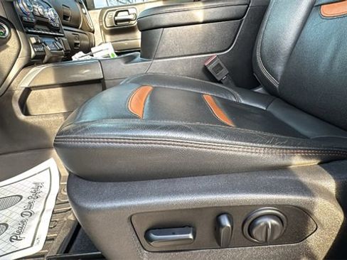 Used 2019 GMC Sierra 1500 AT4 w/ AT4 Premium Package image 9